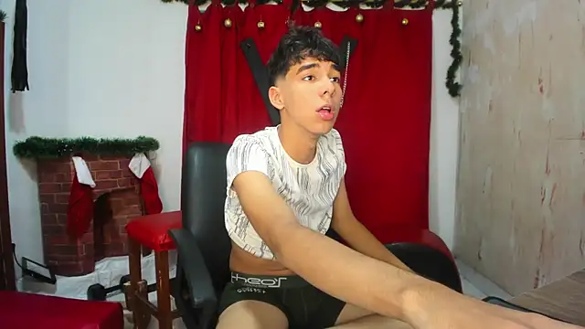 Harry LatinBoy online show from December 2024 10:37:01 PM