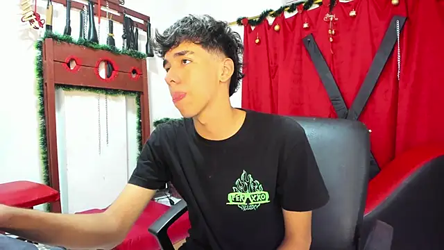 Harry LatinBoy online show from December 2024 02:04:01 AM