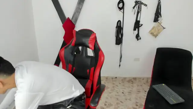 Harry LatinBoy online show from November 2025 07:35:01 PM