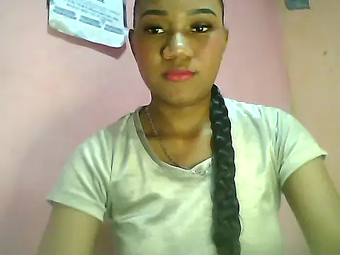 Snapshot of Fariana01 chatting on February 2025 09:25:02 PM Fariana01 online show from February 2025 09:25:02 PM