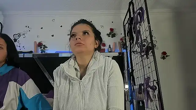 abby eemily online show from November 2025 12:13:01 PM