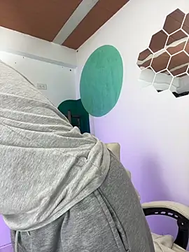 LollaByer online show from October 2025 09:33:01 PM