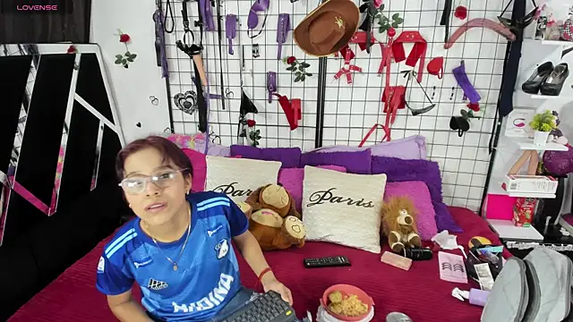 Snapshot of thedream_girls chatting on June 2026 12:59:01 PM thedream girls online show from June 2026 12:59:01 PM