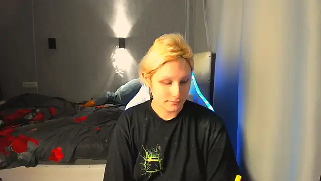 Snapshot of Kleo_Godde chatting on October 2025 11:04:02 PM Kleo Godde online show from October 2025 11:04:02 PM