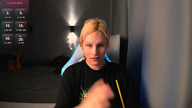 Snapshot of Kleo_Godde chatting on October 2025 09:42:02 PM Kleo Godde online show from October 2025 09:42:02 PM