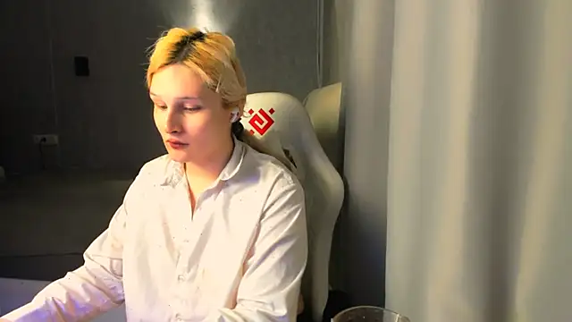 Snapshot of Kleo_Godde chatting on November 2025 07:25:01 PM Kleo Godde online show from November 2025 07:25:01 PM