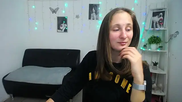 MichelLeee online show from October 2025 11:29:02 AM