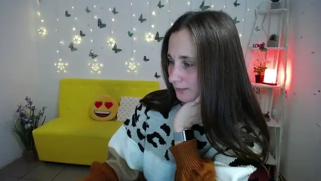 Snapshot of MichelLeee chatting on April 2026 11:34:01 AM MichelLeee online show from April 2026 11:34:01 AM