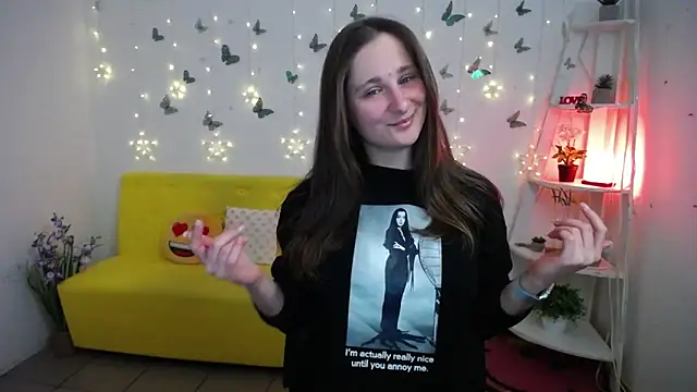 Snapshot of MichelLeee chatting on April 2026 11:37:01 AM MichelLeee online show from April 2026 11:37:01 AM
