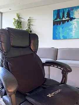 DimitriSullivan  online show from April 2026 02:42:01 PM