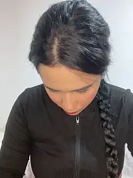 Snapshot of Leyna_Kenet chatting on February 2025 03:40:01 AM Leyna Kenet online show from February 2025 03:40:01 AM