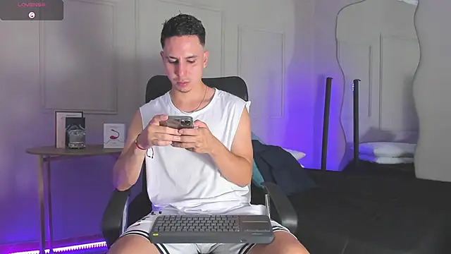 Snapshot of -Bruno-Bs chatting on January 2025 07:38:01 PM -Bruno-Bs online show from January 2025 07:38:01 PM