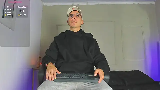 Snapshot of -Bruno-Bs chatting on February 2025 03:42:01 AM -Bruno-Bs online show from February 2025 03:42:01 AM