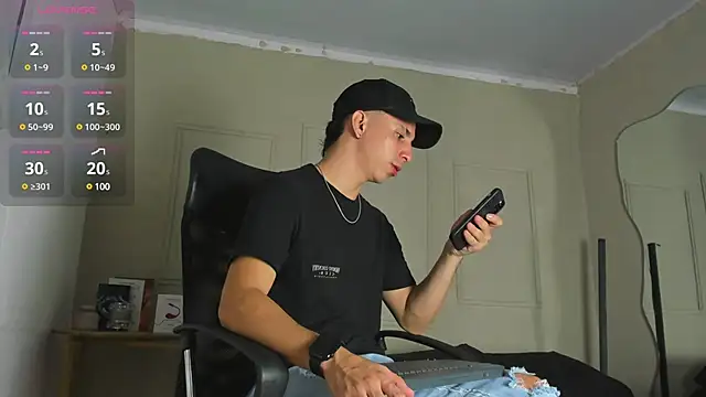 Snapshot of -Bruno-Bs chatting on March 2025 01:35:02 AM -Bruno-Bs online show from March 2025 01:35:02 AM