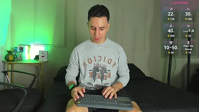 Snapshot of -Bruno-Bs chatting on March 2025 03:20:01 AM -Bruno-Bs online show from March 2025 03:20:01 AM