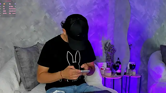 Snapshot of -Bruno-Bs chatting on October 2025 10:43:02 PM -Bruno-Bs online show from October 2025 10:43:02 PM