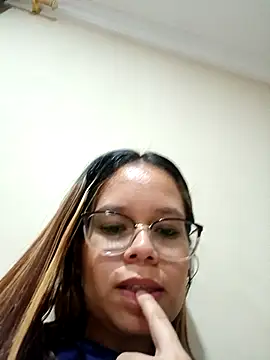 Snapshot of anthiamelisa chatting on February 2025 12:14:01 AM anthiamelisa online show from February 2025 12:14:01 AM