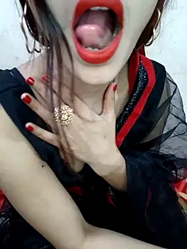 xpihu online show from February 2025 06:23:01 PM