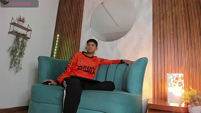 Snapshot of Jeffry_wolvess chatting on January 2025 01:30:01 PM Jeffry wolvess online show from January 2025 01:30:01 PM