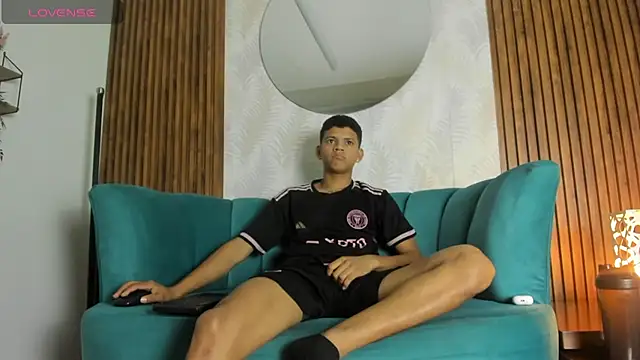 Snapshot of Jeffry_wolvess chatting on March 2025 12:55:02 PM Jeffry wolvess online show from March 2025 12:55:02 PM