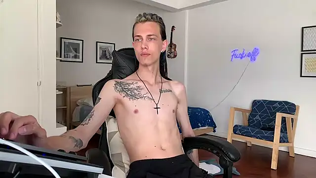 Snapshot of Den_BlueXx chatting on December 2024 10:32:01 AM Den BlueXx online show from December 2024 10:32:01 AM