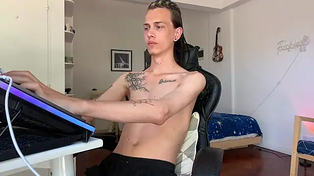 Snapshot of Den_BlueXx chatting on January 2025 04:50:02 PM Den BlueXx online show from January 2025 04:50:02 PM