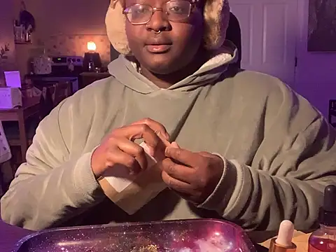 BigKittyRaven online show from December 2024 02:22:02 AM