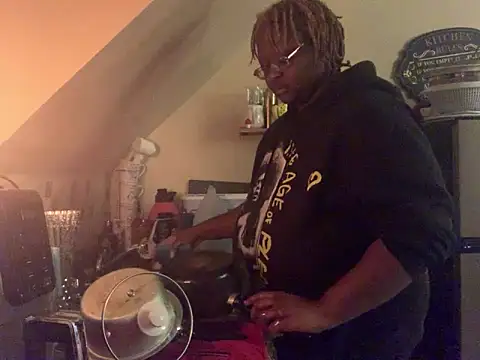 BigKittyRaven online show from December 2024 04:46:02 PM