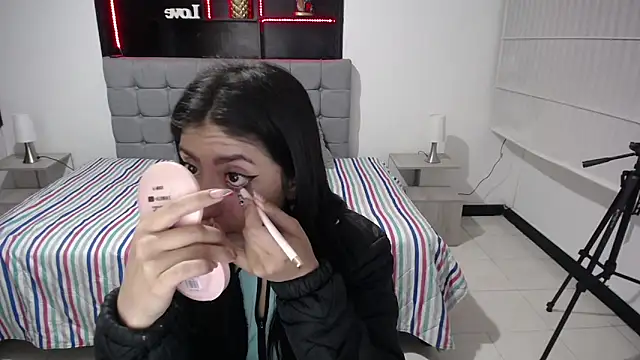 Snapshot of Angela_Diaz_ chatting on December 2024 11:30:01 AM Angela Diaz online show from December 2024 11:30:01 AM