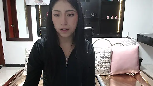 Snapshot of Angela_Diaz_ chatting on December 2024 01:03:02 PM Angela Diaz online show from December 2024 01:03:02 PM