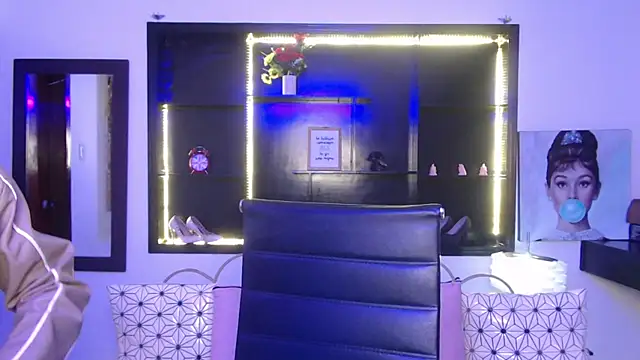 Snapshot of Angela_Diaz_ chatting on January 2025 11:58:02 AM Angela Diaz online show from January 2025 11:58:02 AM