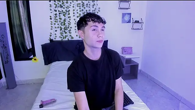 crushnier online show from January 2025 05:20:01 PM