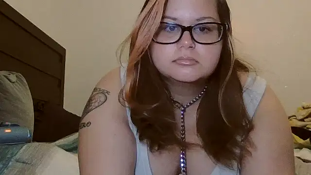 Snapshot of HoneyBear19 chatting on February 2026 03:07:01 PM HoneyBear19 online show from February 2026 03:07:01 PM