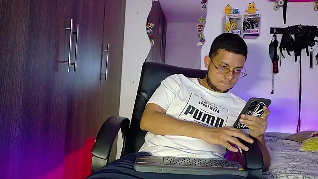 Nymphobuddies online show from February 2026 07:59:02 PM