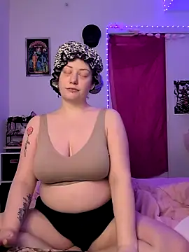 Twitchtheclownn online show from March 2026 07:39:01 PM