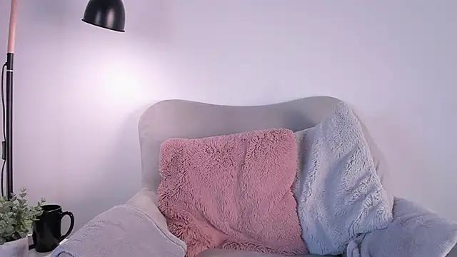 Snapshot of EmmaaCoel chatting on December 2024 09:37:02 PM EmmaaCoel online show from December 2024 09:37:02 PM