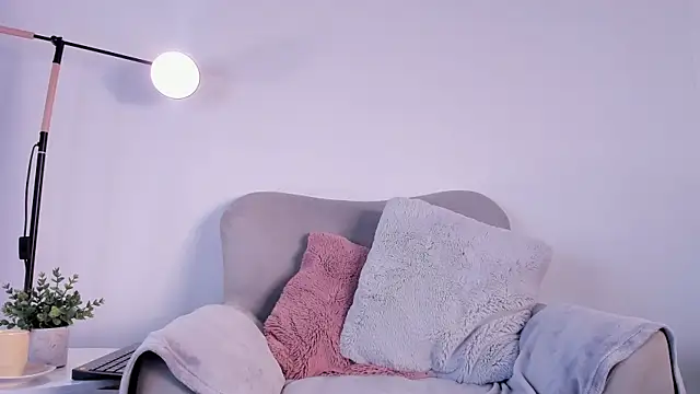 Snapshot of EmmaaCoel chatting on February 2025 07:14:02 PM EmmaaCoel online show from February 2025 07:14:02 PM