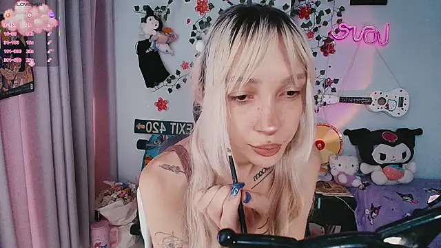 Snapshot of sweed_angel chatting on July 2026 07:00:02 AM sweed angel online show from July 2026 07:00:02 AM