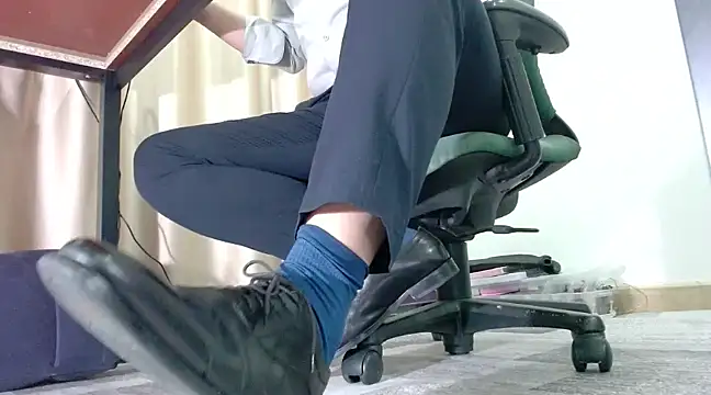 softlyS online show from March 2025 01:54:01 PM