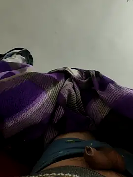 Snapshot of shale26 chatting on December 2024 04:32:02 PM shale26 online show from December 2024 04:32:02 PM