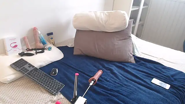 fiitboycam online show from April 2026 01:38:01 PM