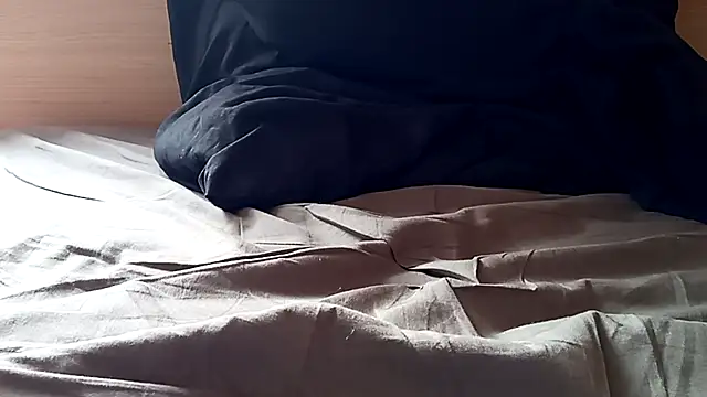 Snapshot of alixbg33 chatting on March 2026 12:10:01 PM alixbg33 online show from March 2026 12:10:01 PM