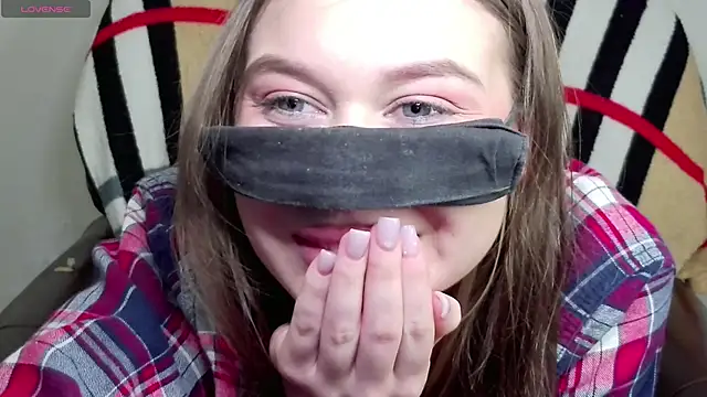 Mikki5P online show from February 2025 09:11:02 PM