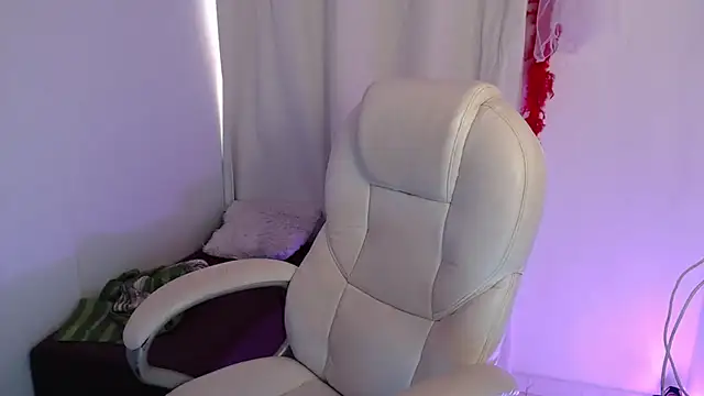 Xileny-Halliwey online show from November 2025 07:57:02 PM