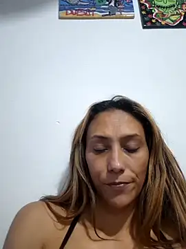 Snapshot of salome_drasin chatting on April 2026 04:05:02 AM salome drasin online show from April 2026 04:05:02 AM
