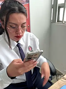 LIZ-06  online show from November 2025 01:51:01 PM