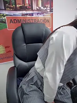 LIZ-06  online show from November 2025 04:32:02 PM