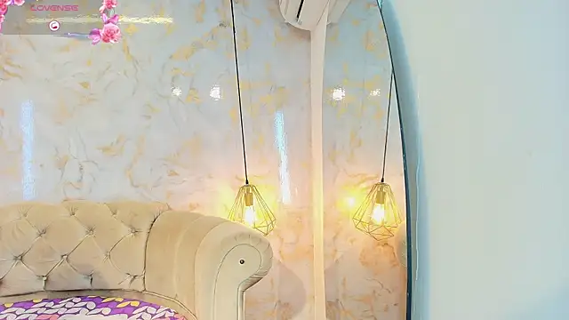 briannaduque online show from October 2025 01:40:02 PM