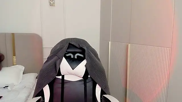 may mia online show from February 2026 03:12:02 AM