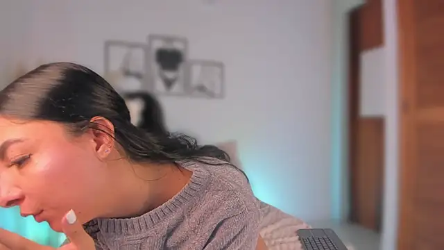 777AylinZ online show from April 2026 11:22:02 AM